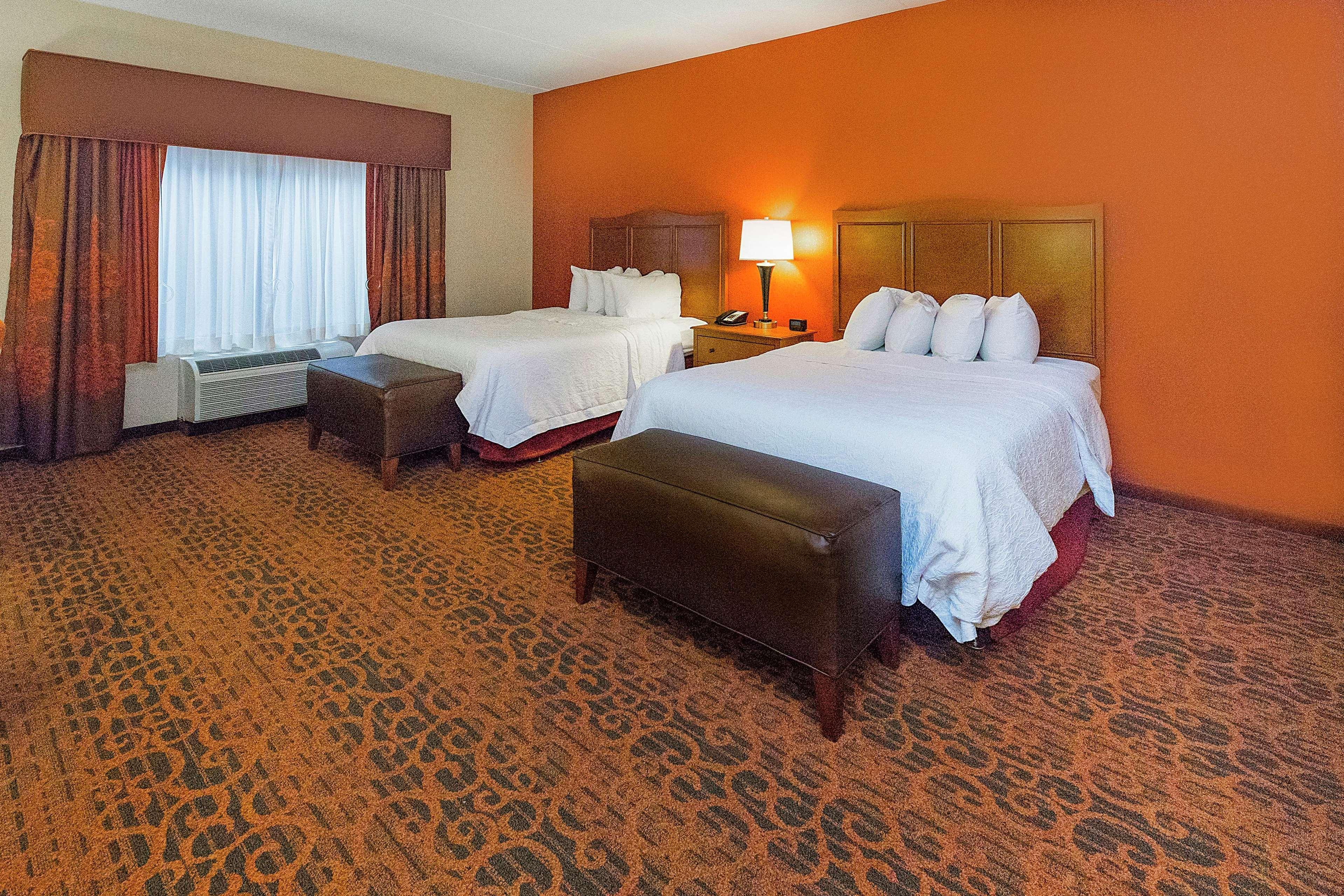 Hampton 3*
