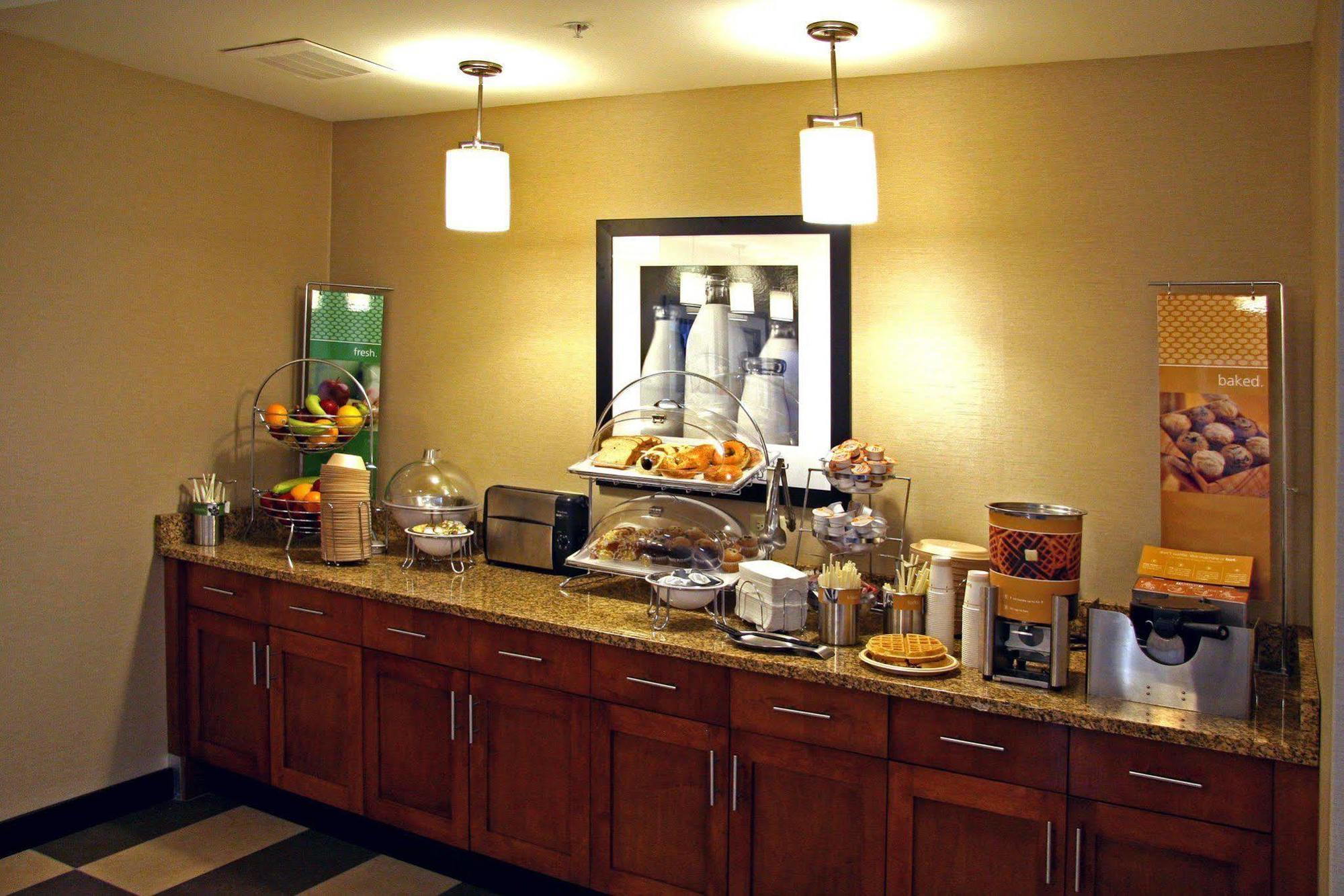 Hotel Hampton 3*